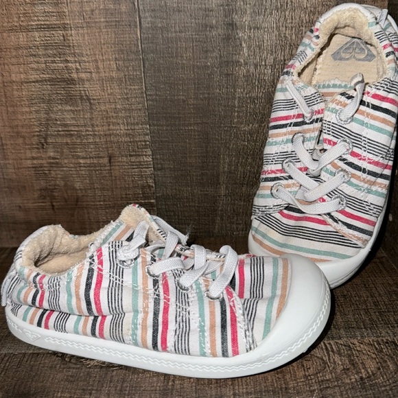 ROXY Sneakers- size 9‎ - Picture 1 of 8